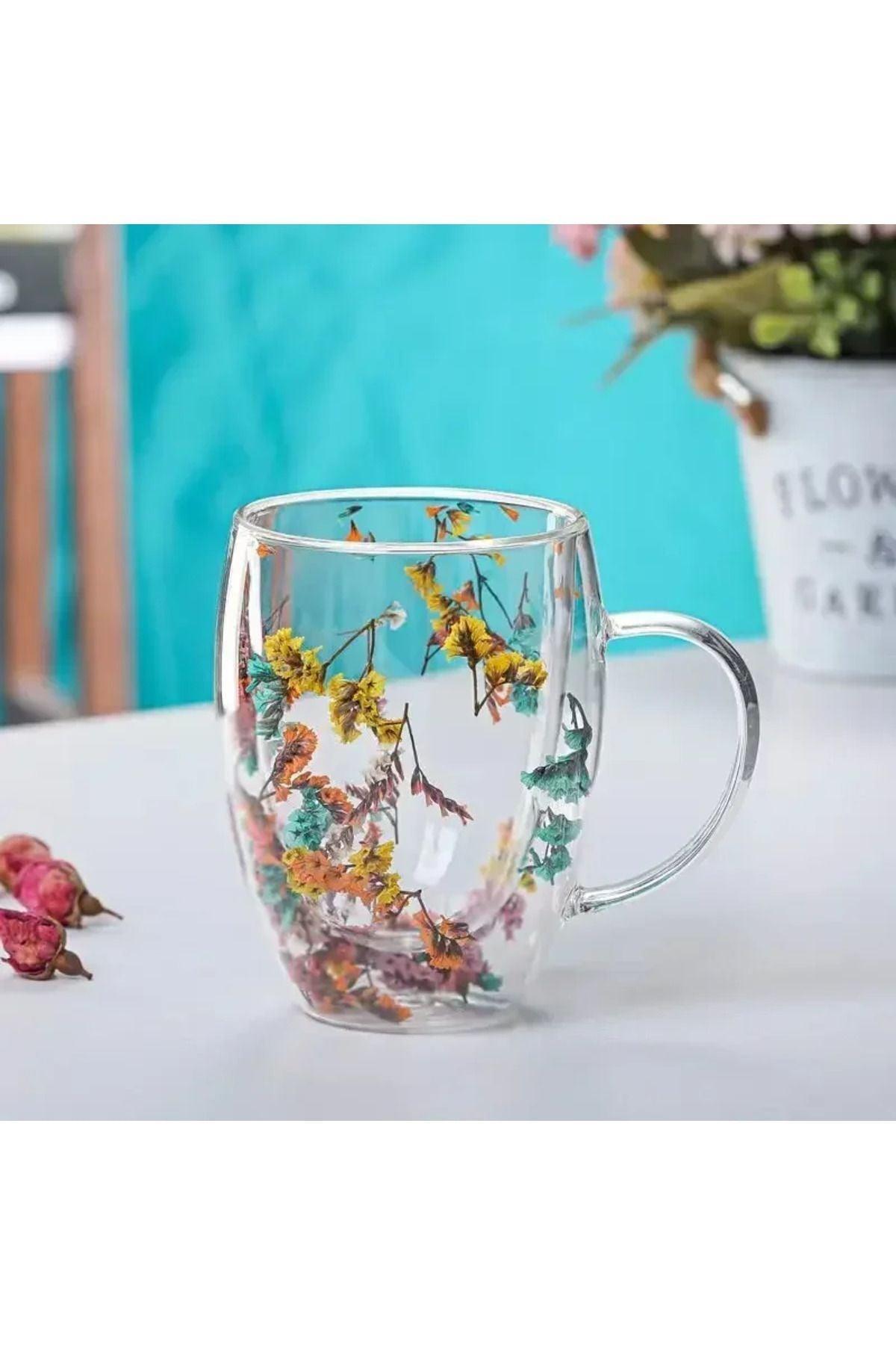 Transformez chaque pause-café en moment d’exception avec ces tasses double paroi au décor floral raffiné. Leur verre borosilicate garantit une isolation thermique optimale (boissons chaudes 2h+, froides 4h+), et leur pack de 4 offre une solution économique pour les familles ou les cadeaux d’entreprise. Élégance, praticité, durabilité – tout en un !